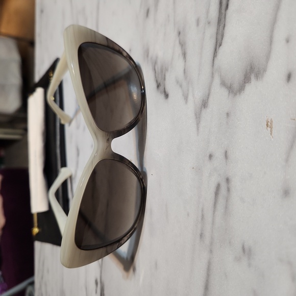 BALENCIAGA Cream Gray Gradient Sunglasses 100% Authentic Perfect Condition - Picture 2 of 5